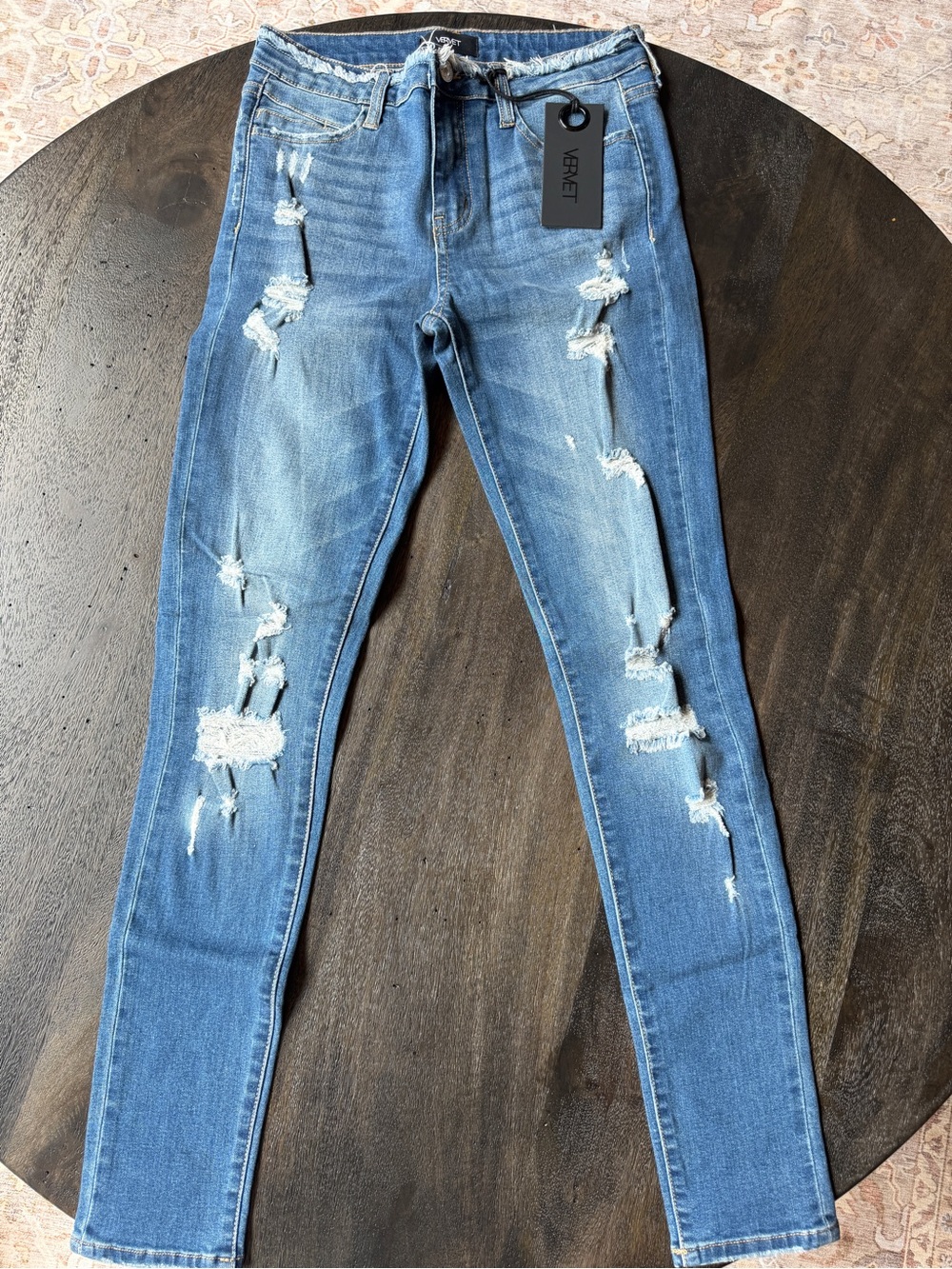 VERVET Distressed Skinny Jeans in Medium Blue